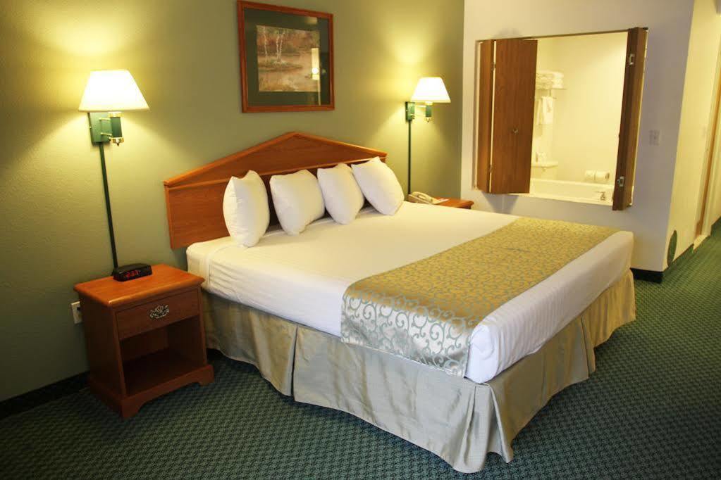 Beachfront Hotel Houghton Lake Eksteriør bilde